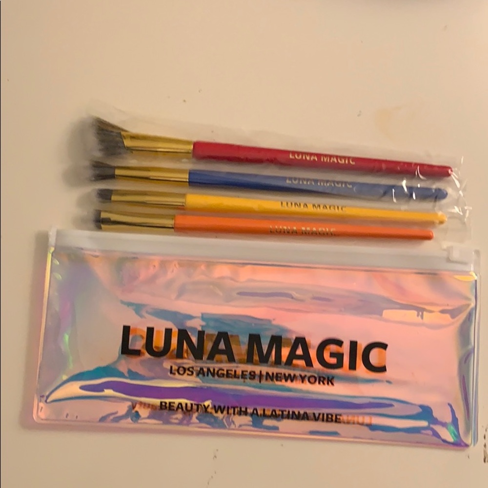 Luna Magic beauty 4-Piece Brush set